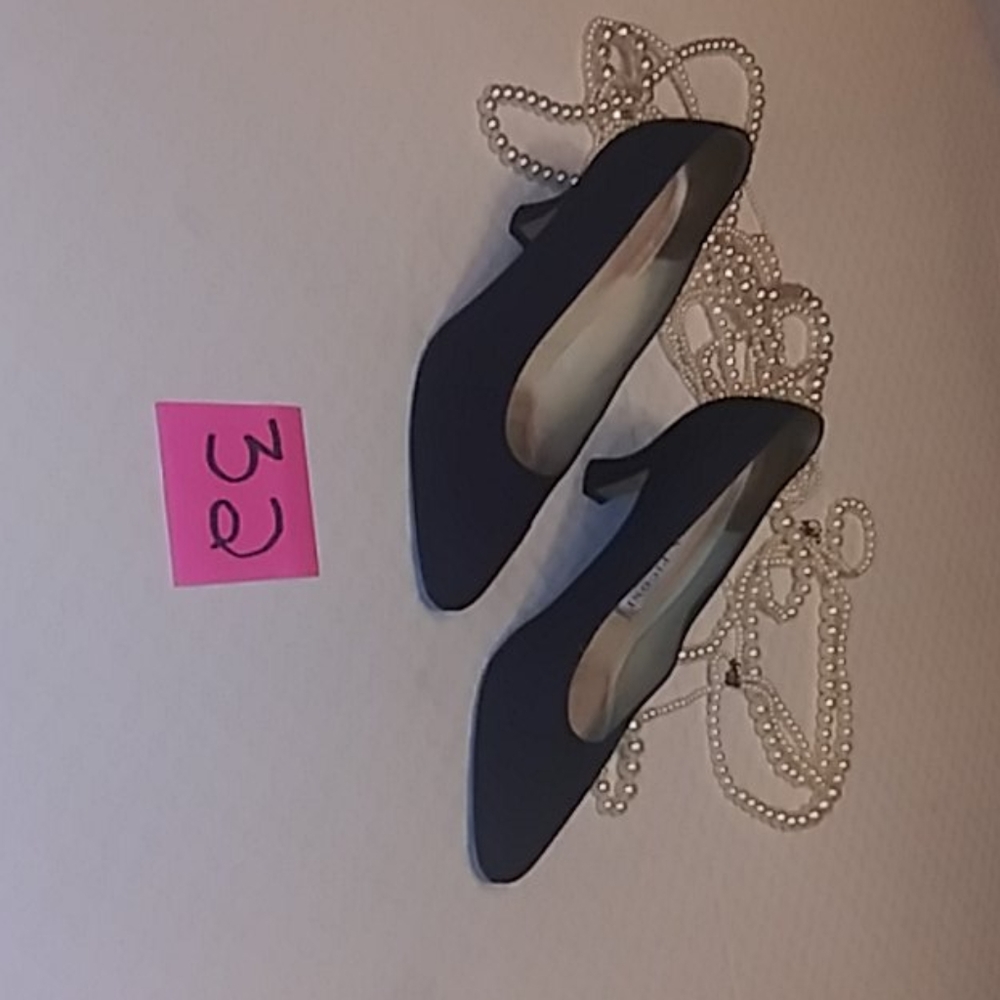 Heels - Picture 2 of 4